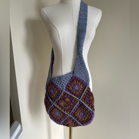 Crocheted Cross-Body Bag - Picture 1 of 8